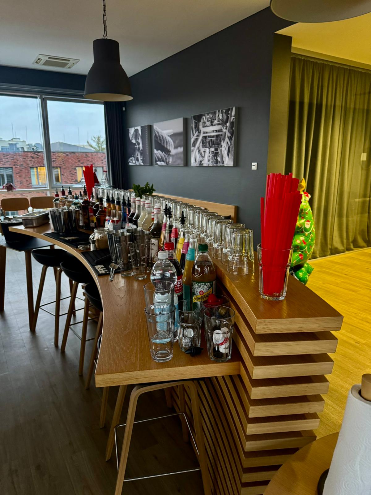 Mobiler Cocktailkurs für Unternehmen in ganz NRW – Firmenevent und Teamevent vor Ort